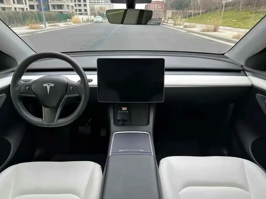 Tesla Model 3 — фото 5