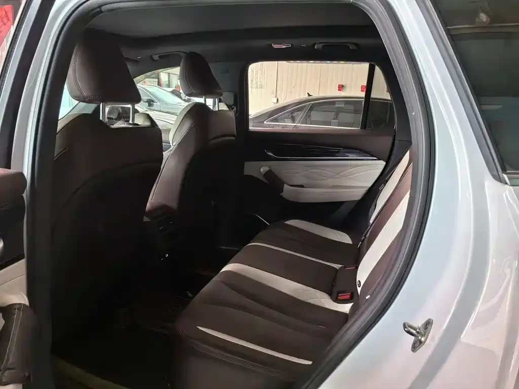 Geely Xingyue L 2023 из CN, фото 3