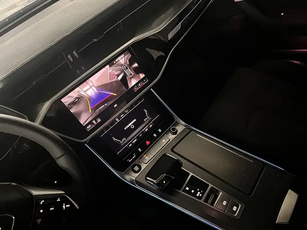 Audi A6L — фото 8