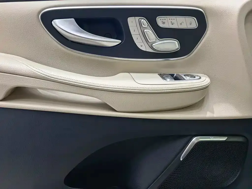 Mercedes-Benz V-Class 2022 из CN, фото 6