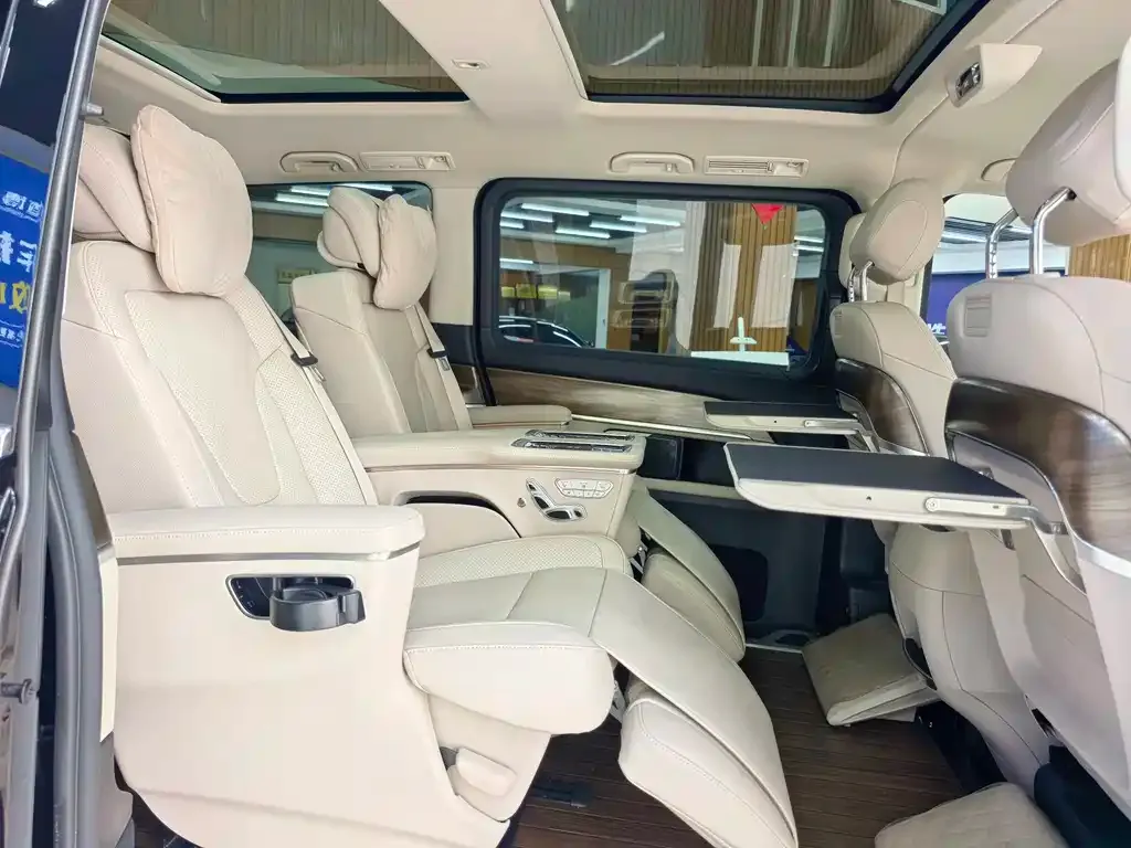 Mercedes-Benz V-Class 2022 из CN, фото 2