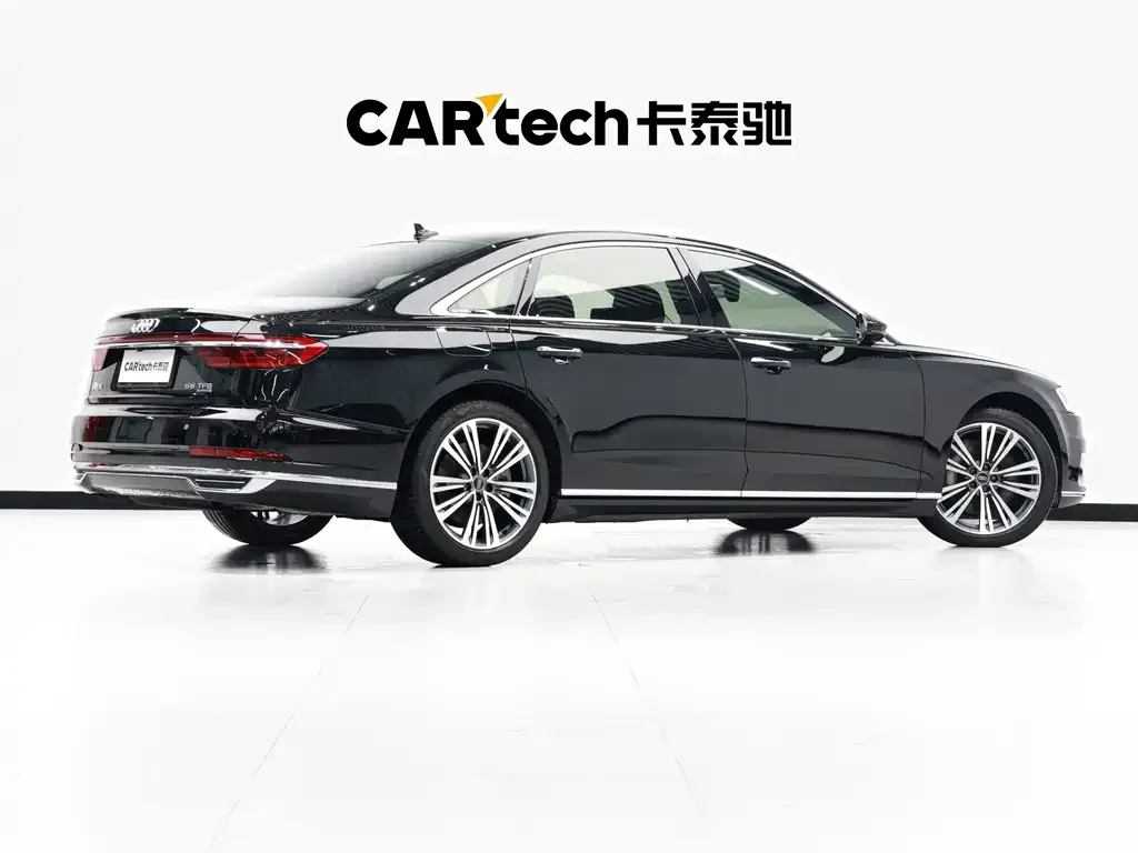 Audi A8 — фото 2