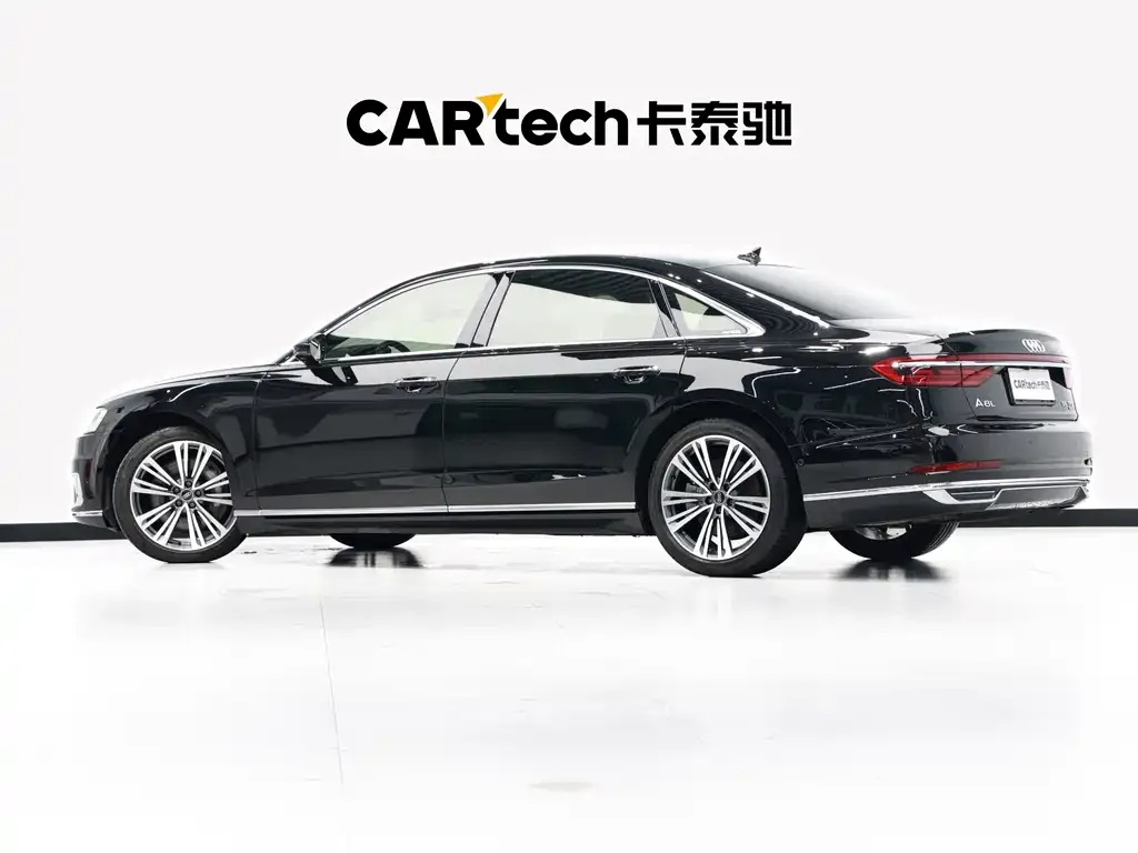 Audi A8 — фото 6