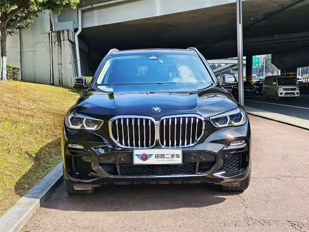 BMW X5 (Import) — фото 5