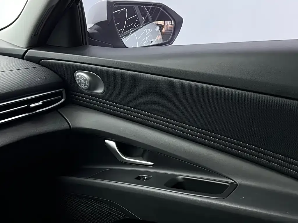 Hyundai Elantra 2022 из CN, фото 8
