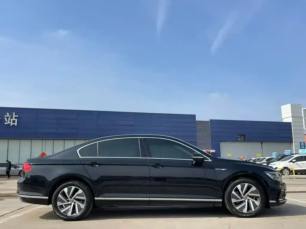 Volkswagen Magotan GTE PHEV 2023 из CN, фото 2