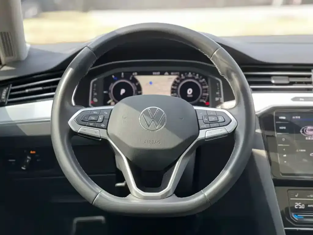 Volkswagen Magotan GTE PHEV 2023 из CN, фото 3