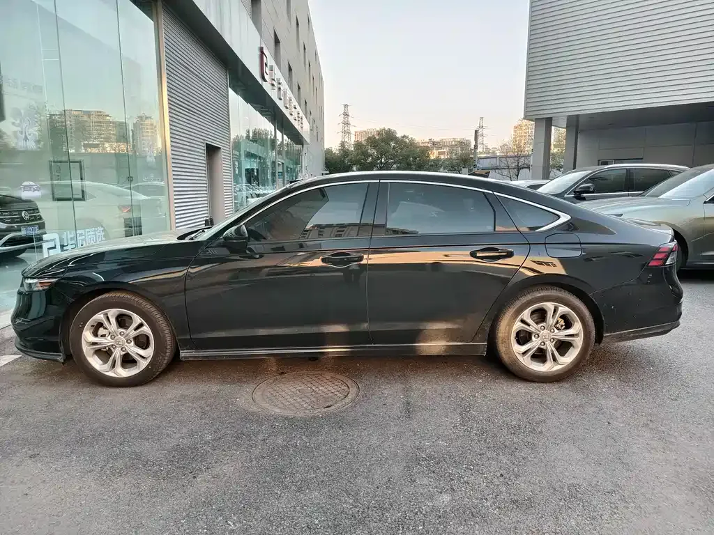 Honda Accord — фото 8