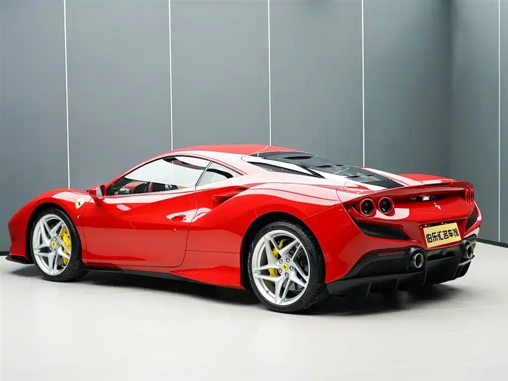 Ferrari F8 — фото 7