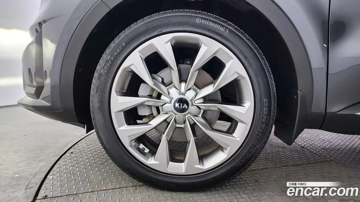 Kia Sorento — фото 7