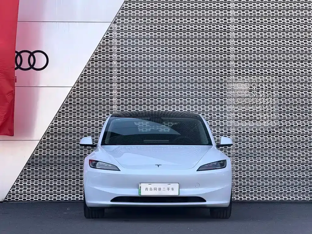 Tesla Model 3 — фото 9