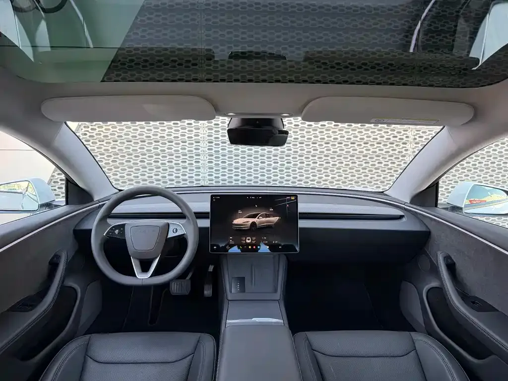 Tesla Model 3 — фото 3