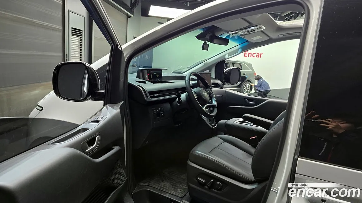Hyundai Staria — фото 3