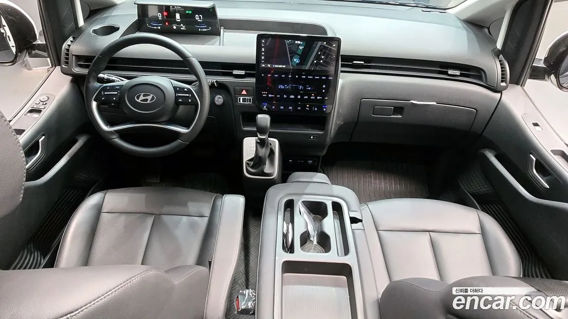 Hyundai Staria — фото 2