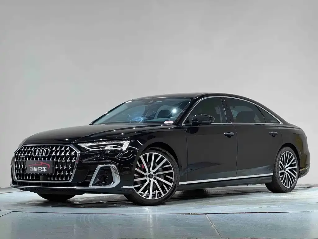 Audi A8 — фото 1