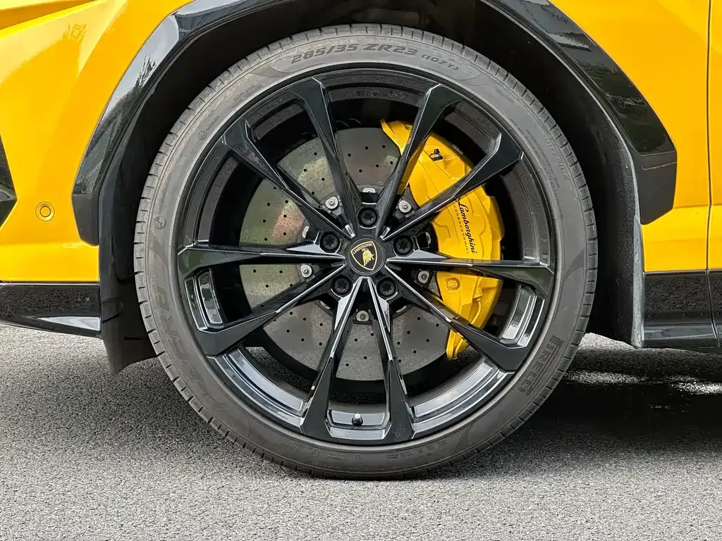 Lamborghini Urus — фото 10