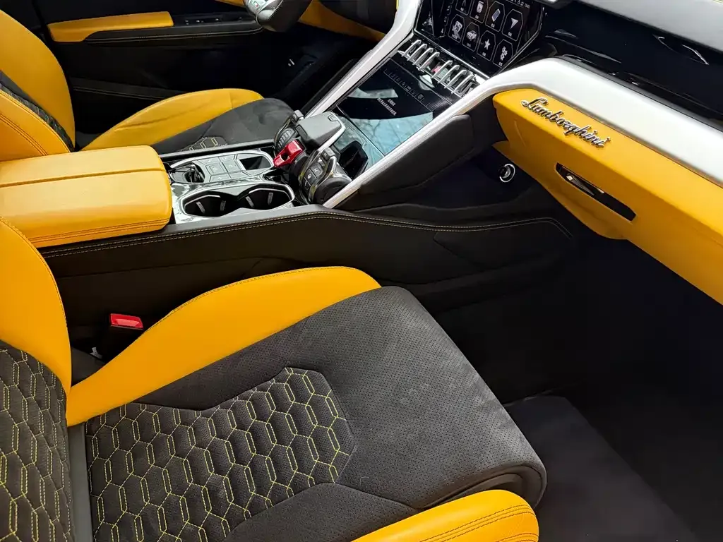 Lamborghini Urus — фото 7