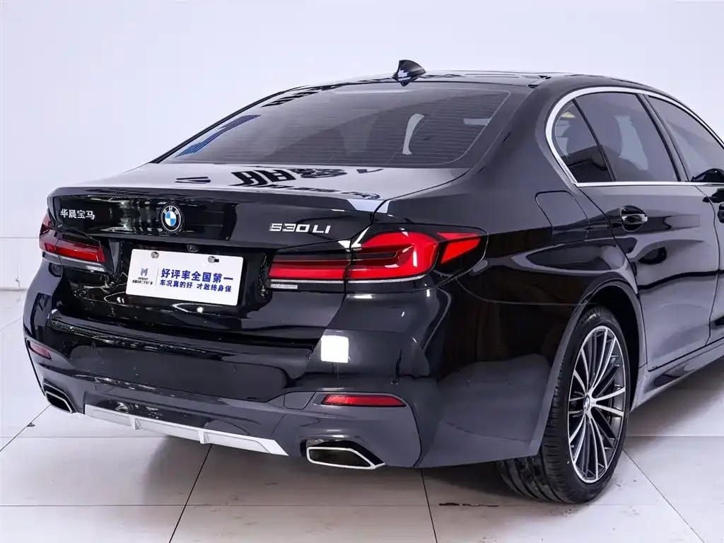 BMW 5 Series — фото 10