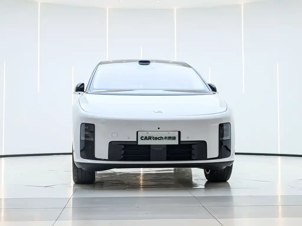 Li Auto i8 — фото 2