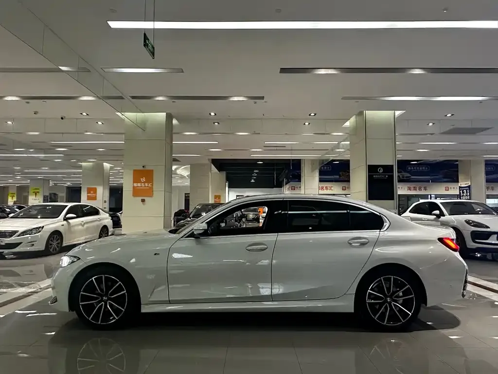 BMW 3 Series 2024 из CN, фото 9