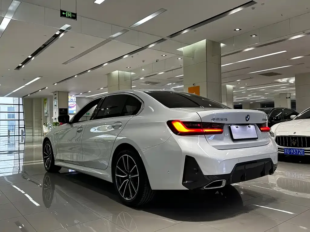 BMW 3 Series 2024 из CN, фото 3