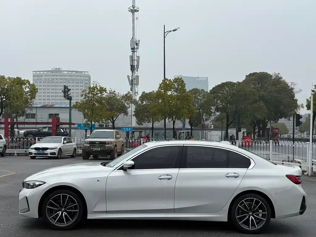 BMW 3 Series 2024 из CN, фото 4