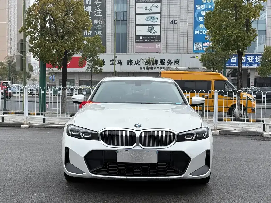 BMW 3 Series 2024 из CN, фото 10