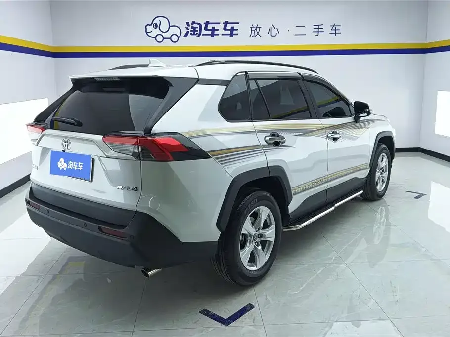 Toyota RAV4 2024 из CN, фото 5