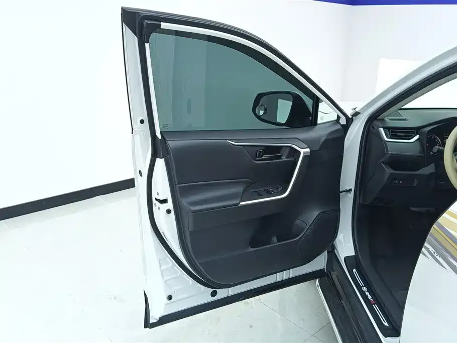 Toyota RAV4 2024 из CN, фото 9