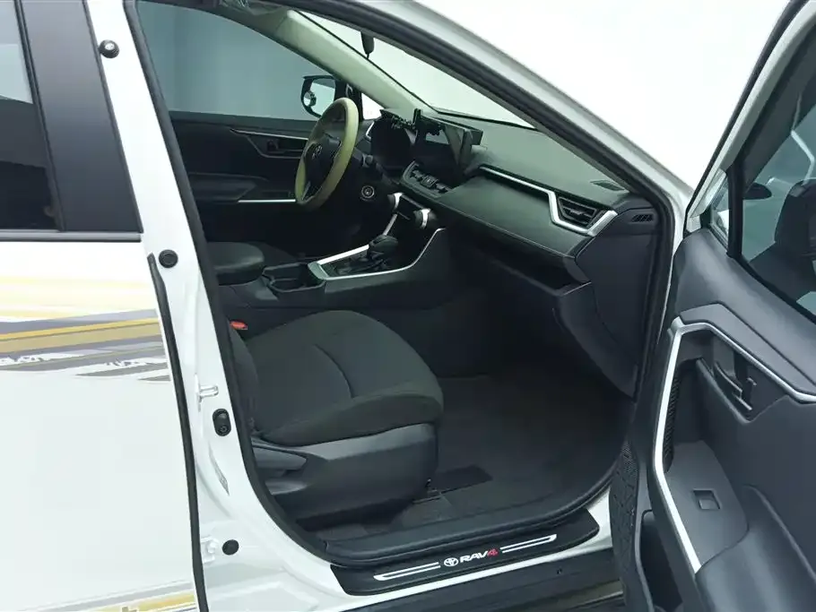 Toyota RAV4 2024 из CN, фото 8