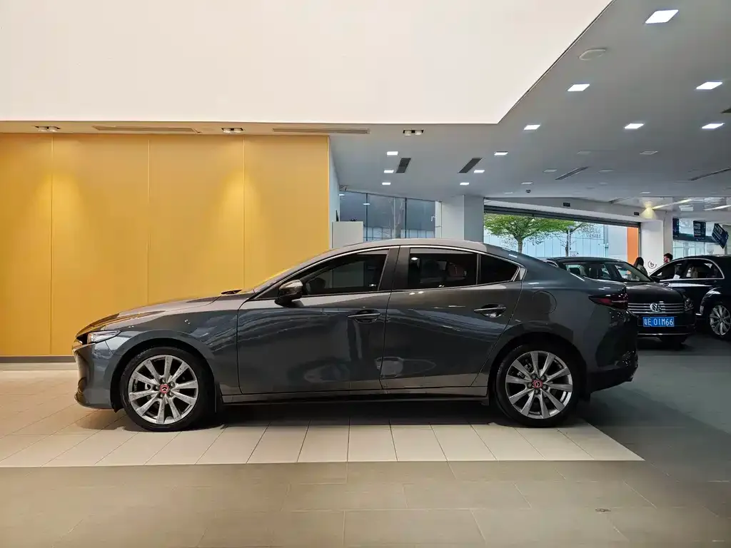 Mazda 3 Axela 2022 из CN, фото 4