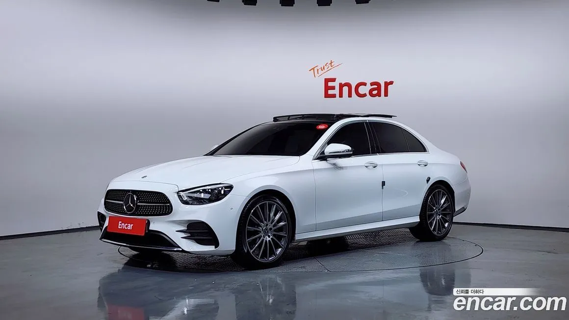 Mercedes-Benz E-Class — фото 1