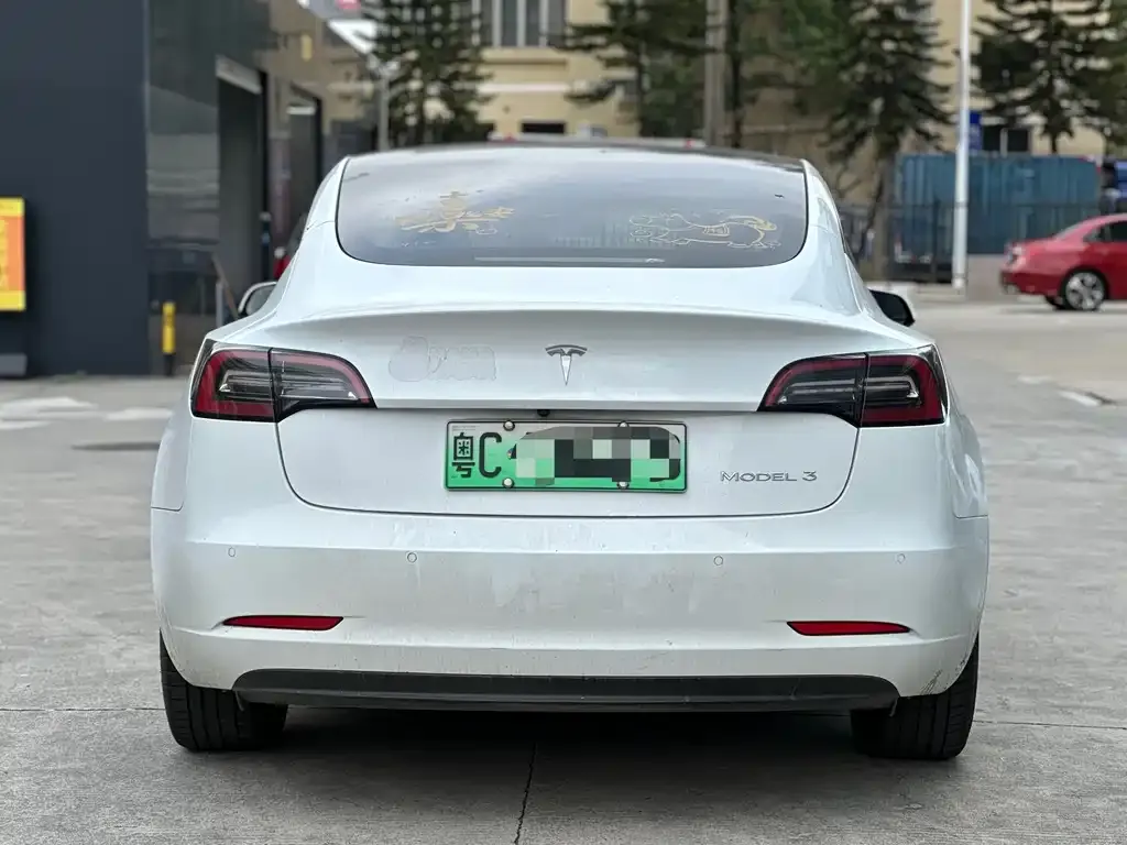 Tesla Model 3 — фото 5