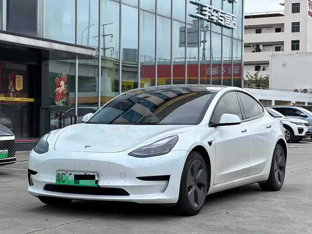 Tesla Model 3 — фото 4