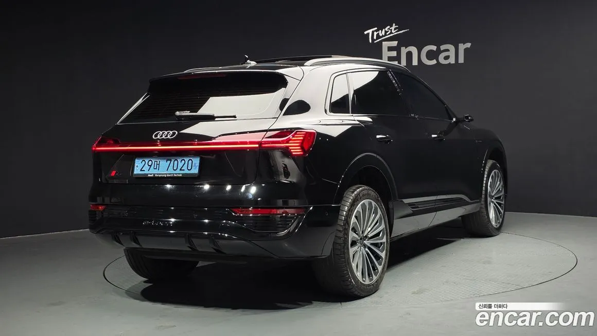 Audi Q8 e-tron 2024 из KR, фото 2