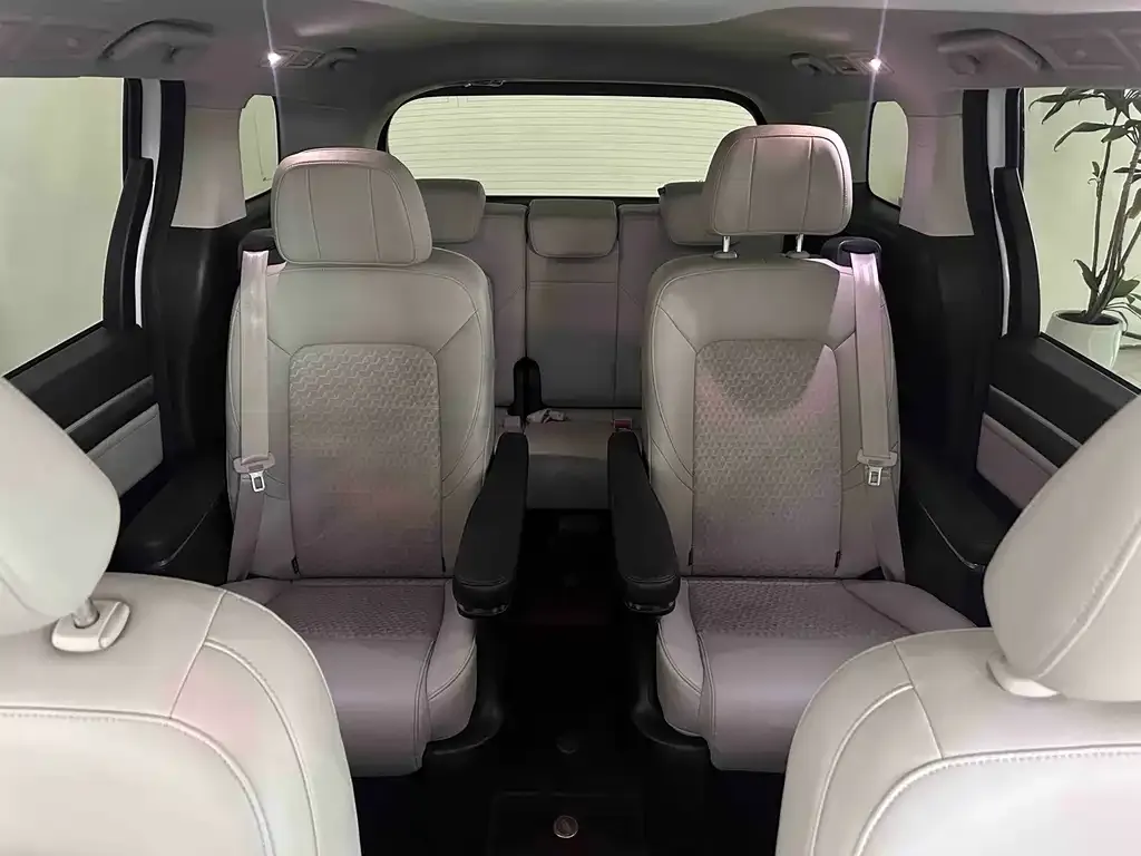 GAC Motor Trumpchi M8 — фото 8