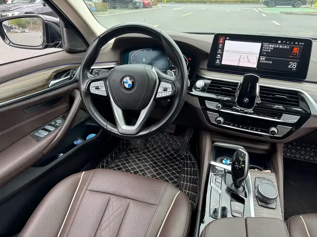 BMW 5 Series — фото 2