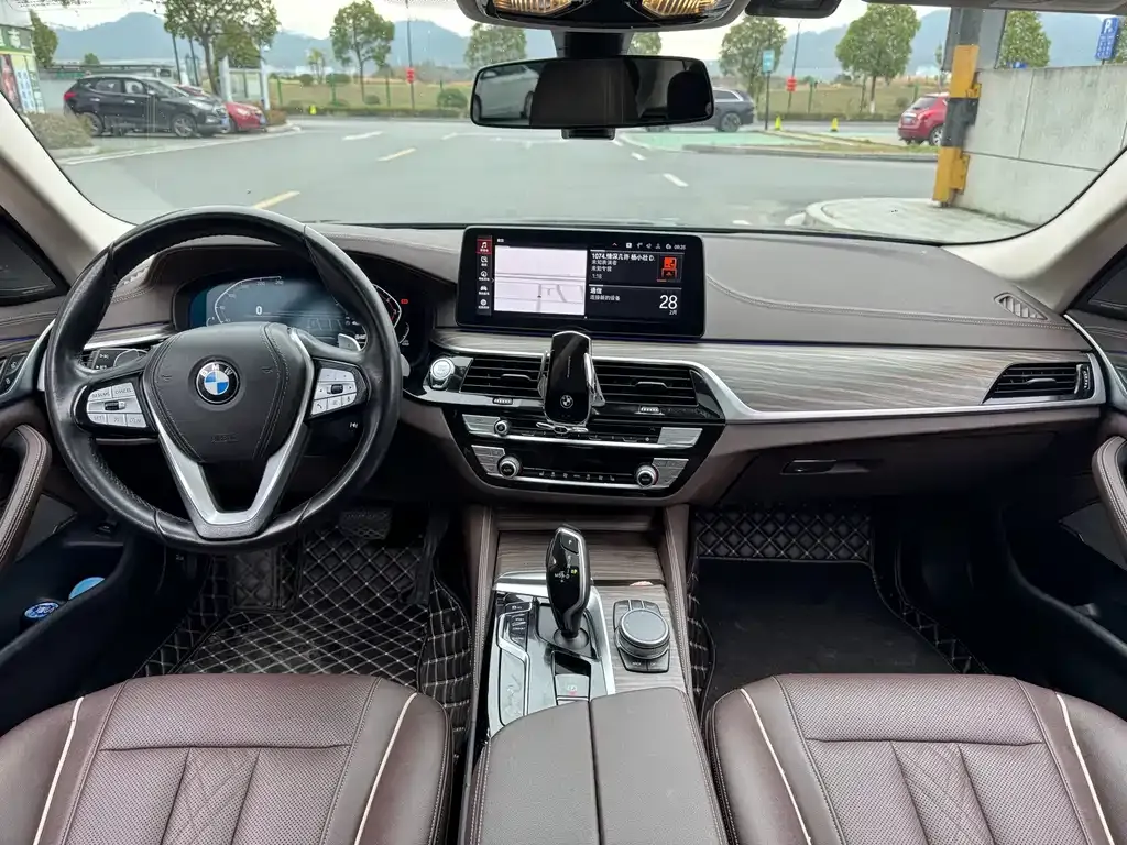 BMW 5 Series — фото 4
