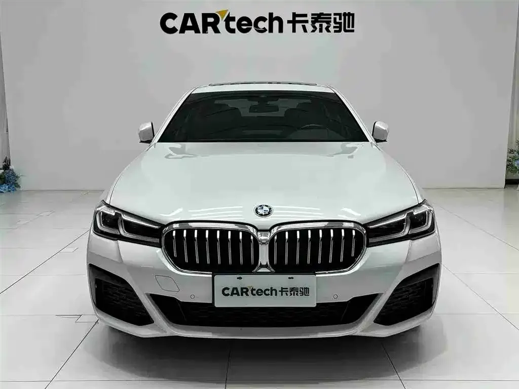 BMW 5 Series — фото 1