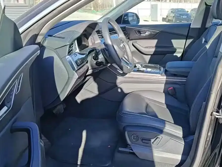 Audi Q8 2025 из CN, фото 3