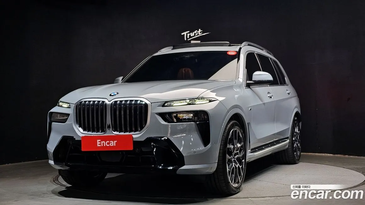 BMW X7 — фото 1