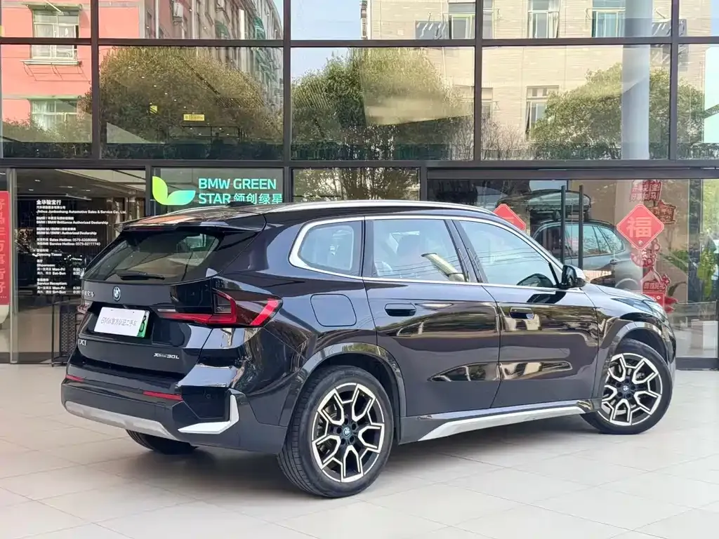 BMW iX1 2023 из CN, фото 7