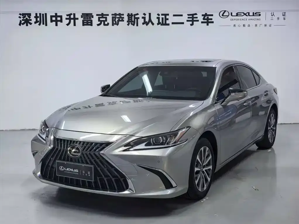 Lexus ES — фото 1