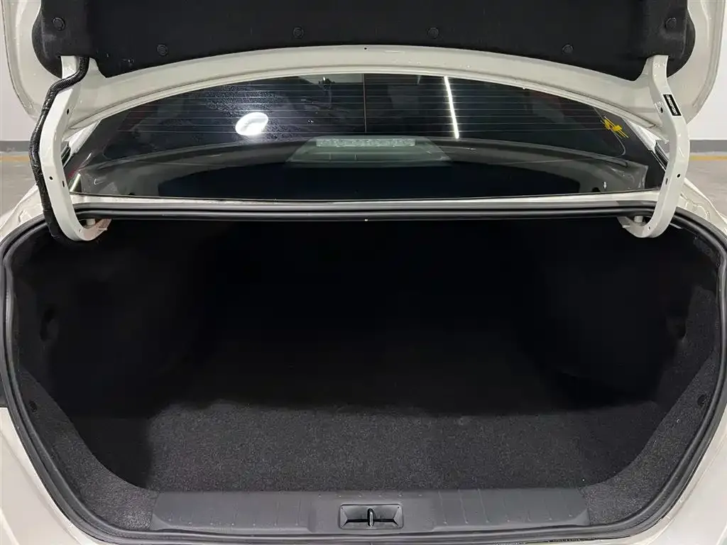 Nissan Sylphy 2023 из CN, фото 2