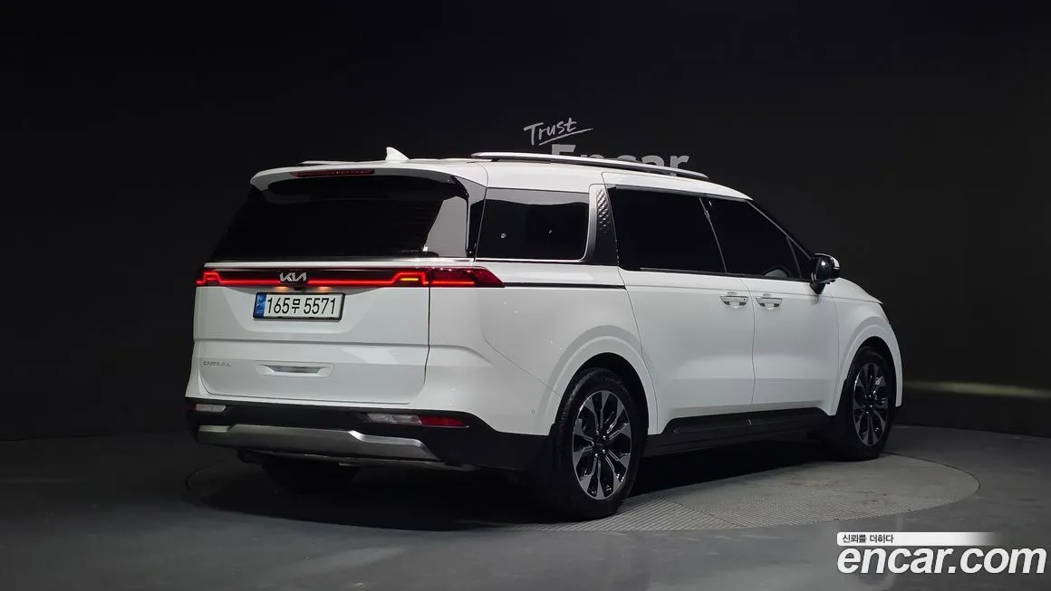Kia Carnival — фото 10