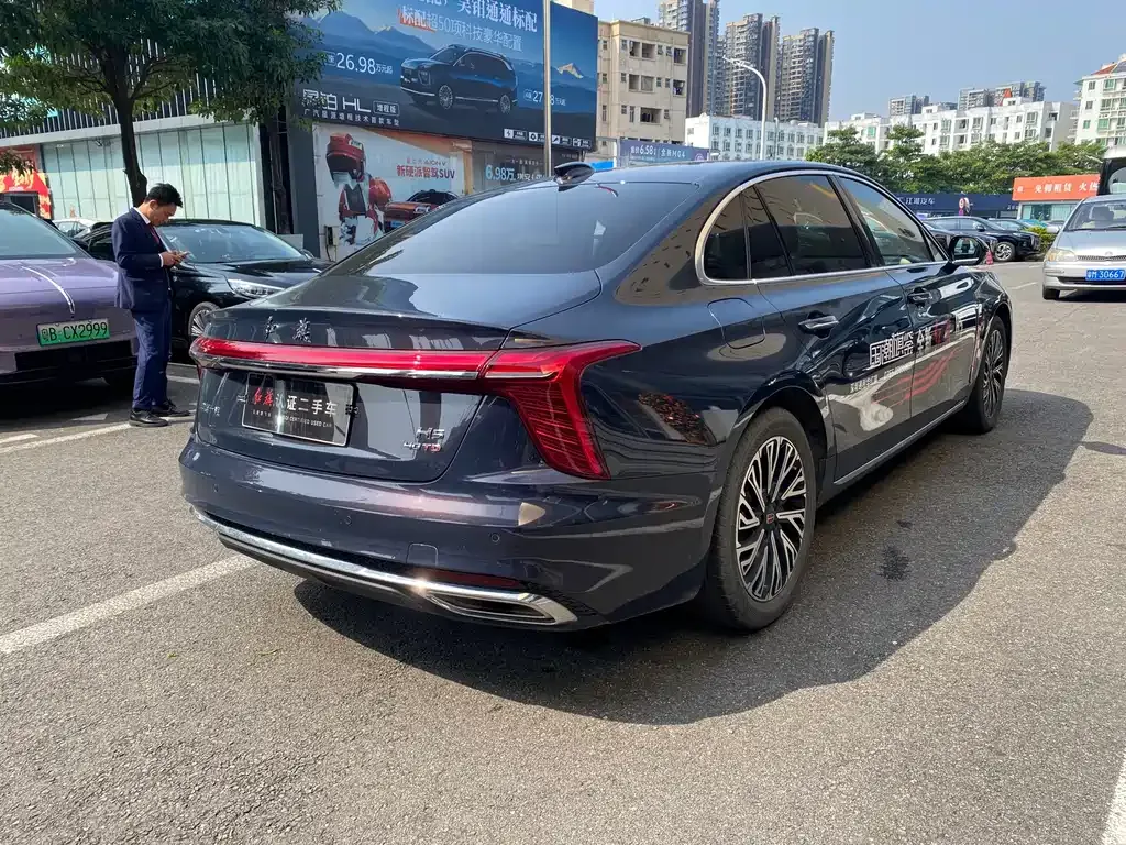 Hongqi H5 — фото 8