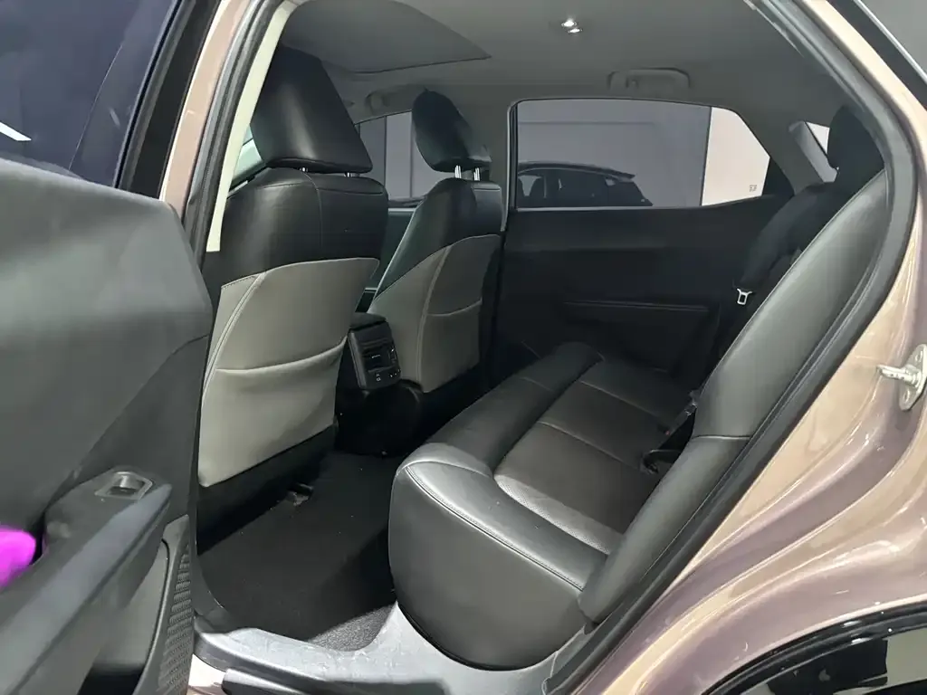 Toyota bZ3 2023 из CN, фото 4