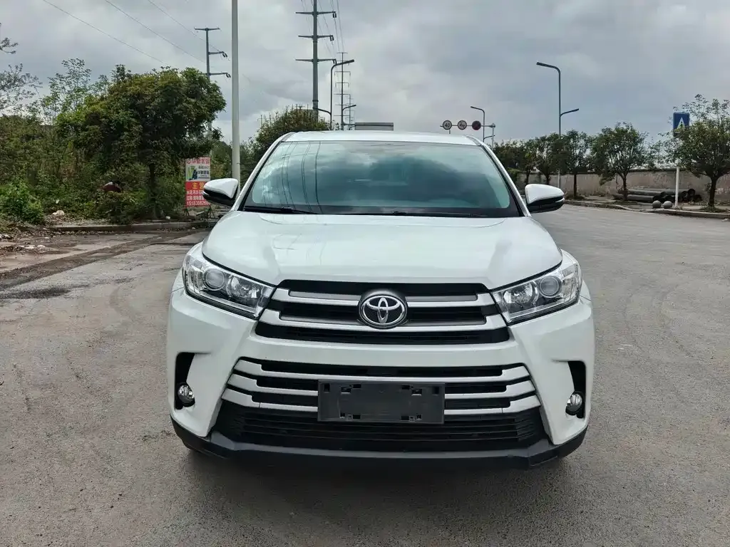 Toyota Highlander — фото 5