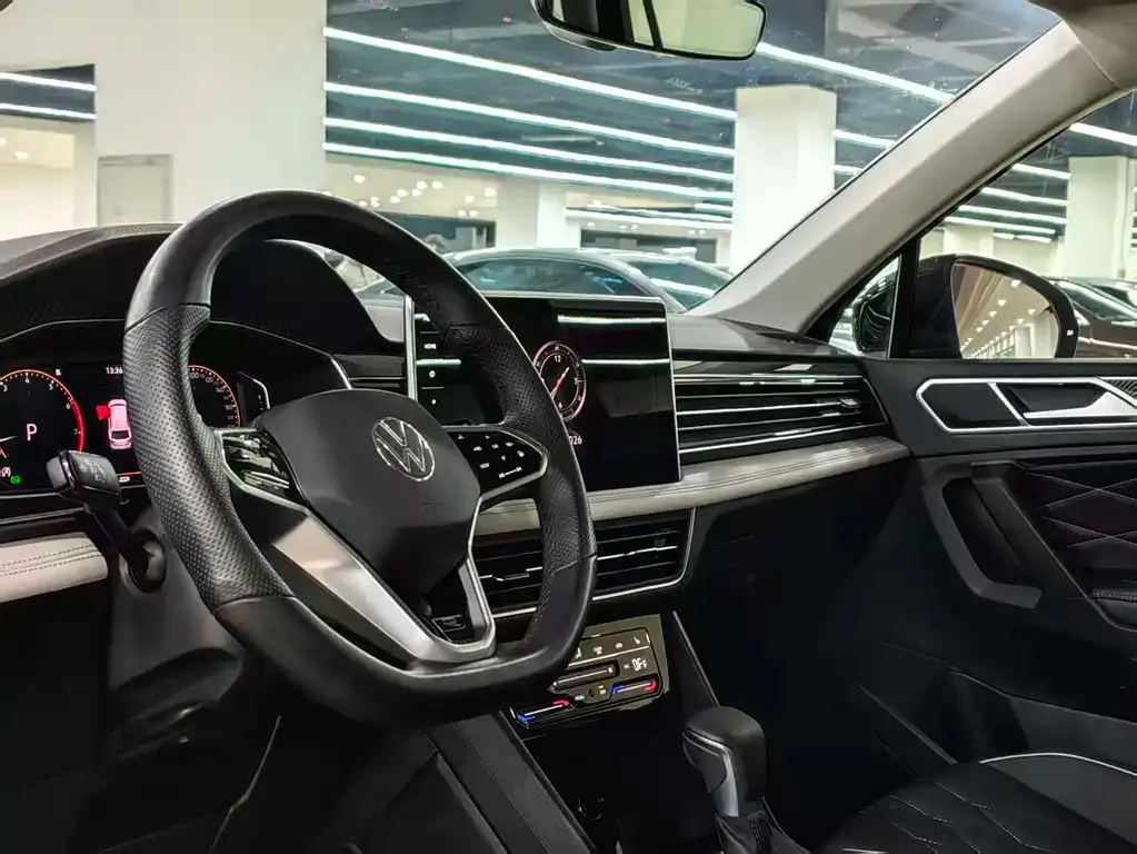 Volkswagen Tiguan L 2023 из CN, фото 5