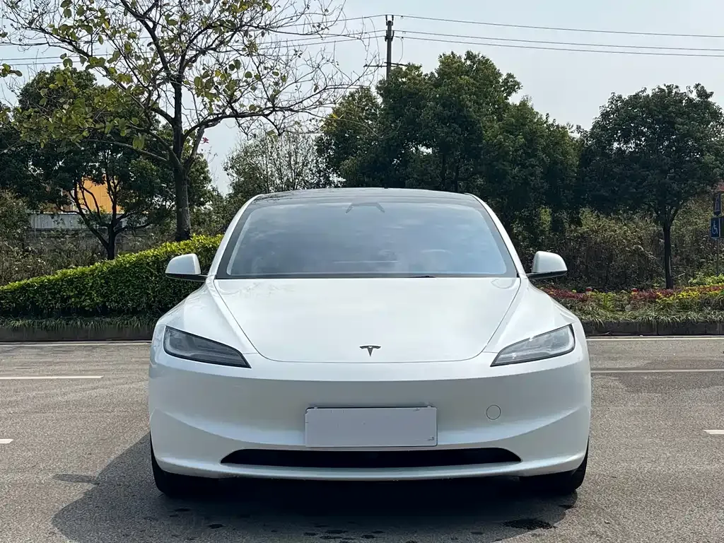 Tesla Model 3 — фото 5